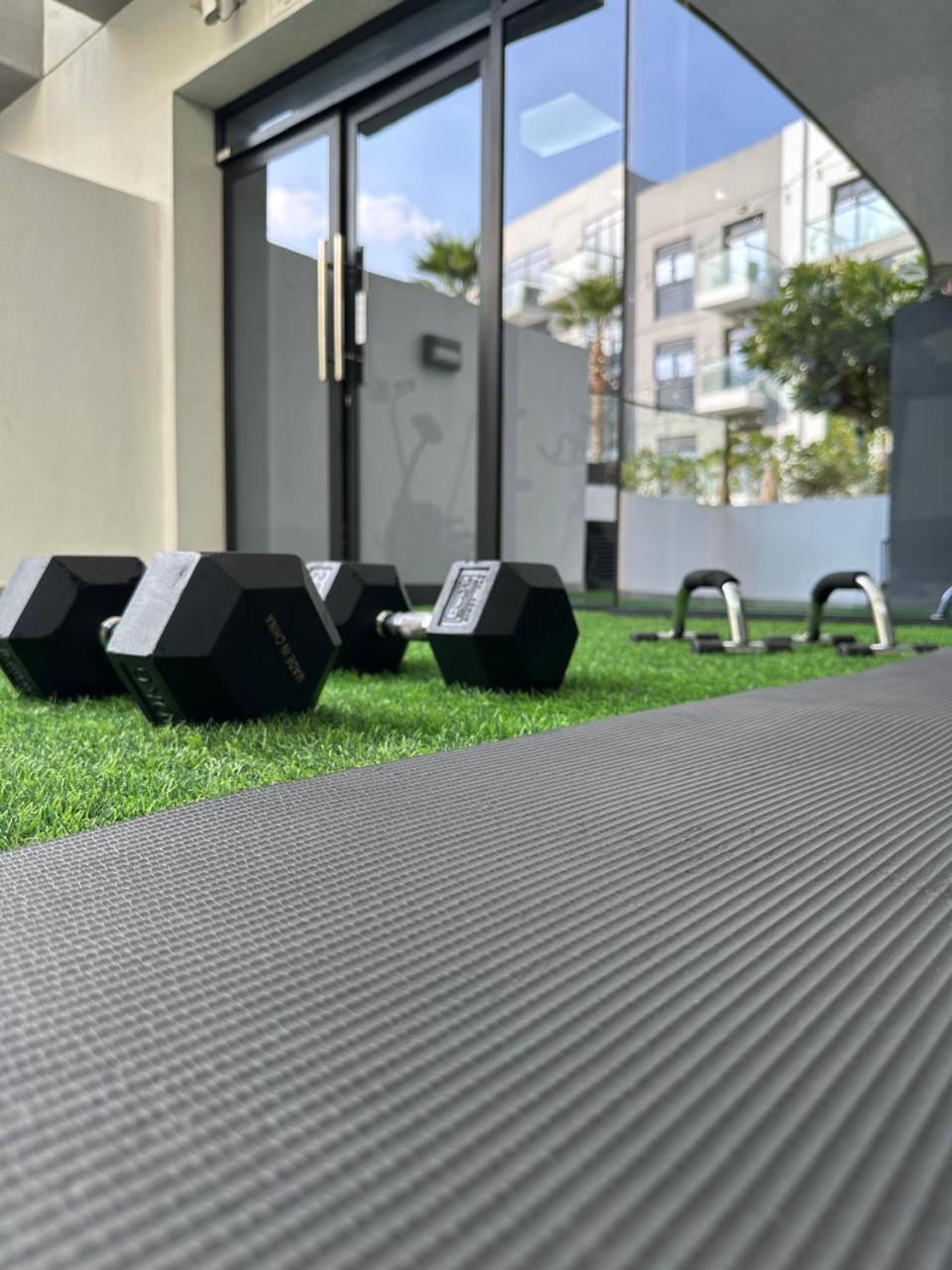 Aparthotel Izzzi Life Mint Dubaj Zewnętrze zdjęcie