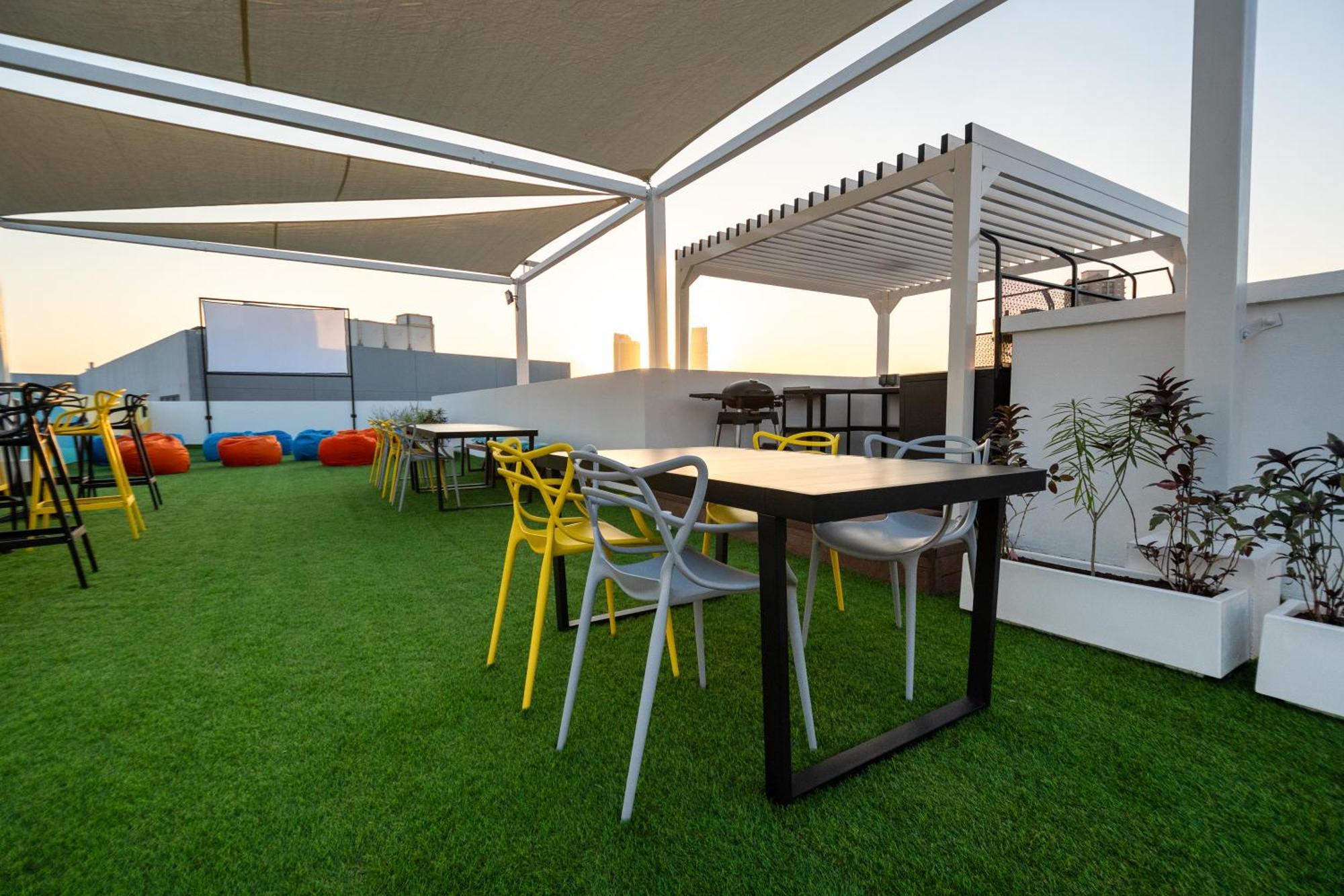 Aparthotel Izzzi Life Mint Dubaj Zewnętrze zdjęcie
